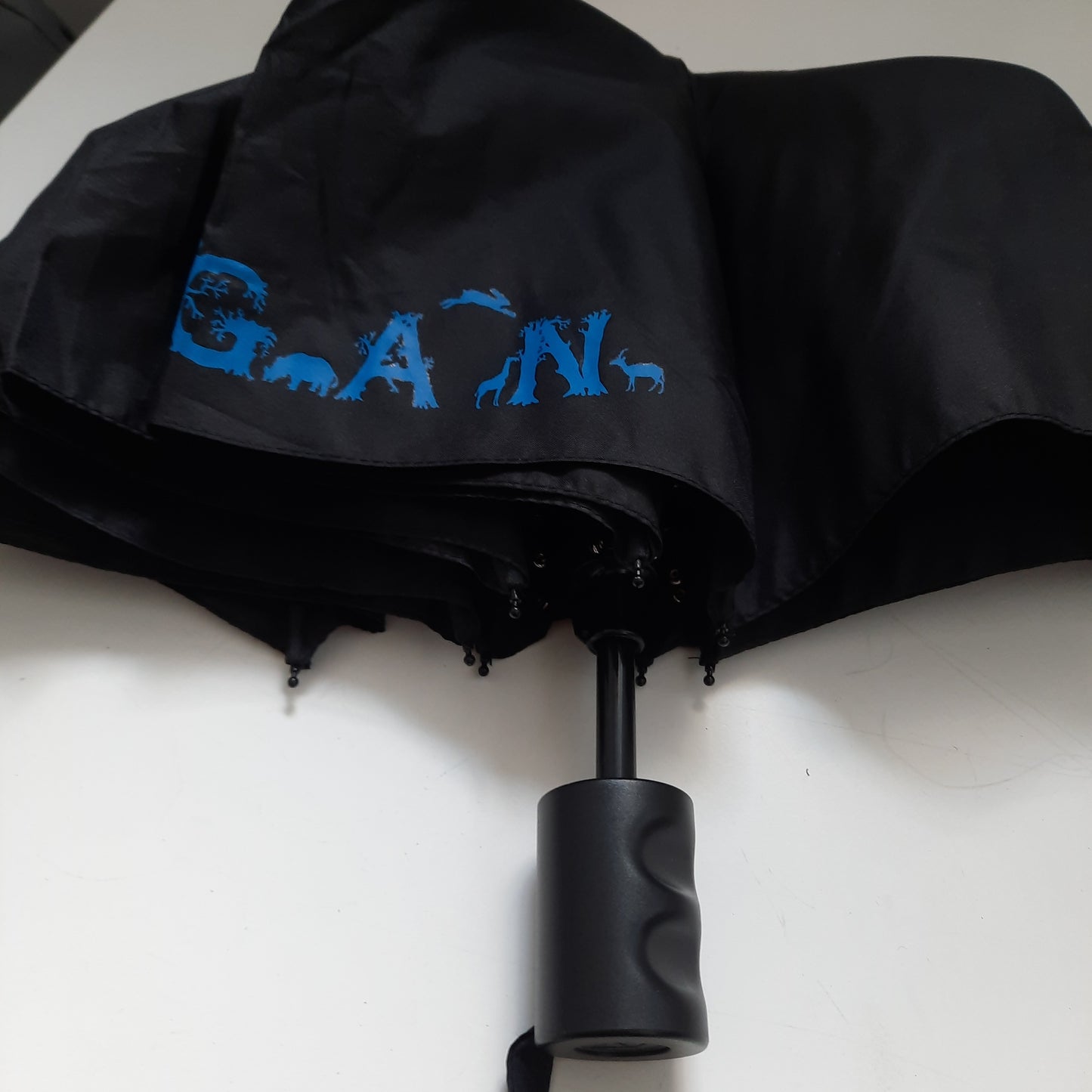 Regenschirm mit Statement