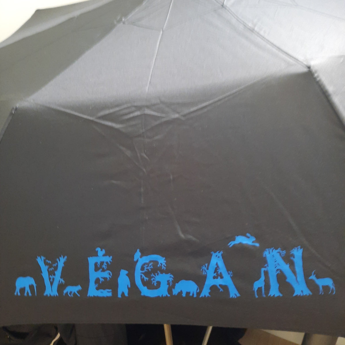 Regenschirm mit Statement