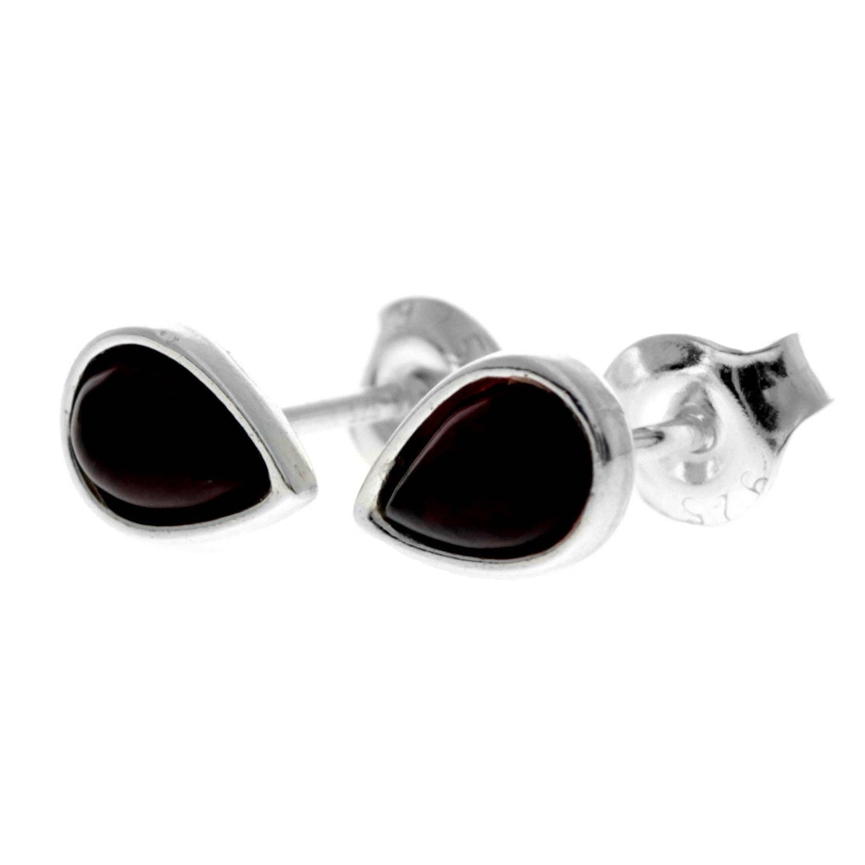 Ohrstecker mit kleinen Birnen aus 925er-Sterlingsilber und echtem baltischem Bernstein — AA013