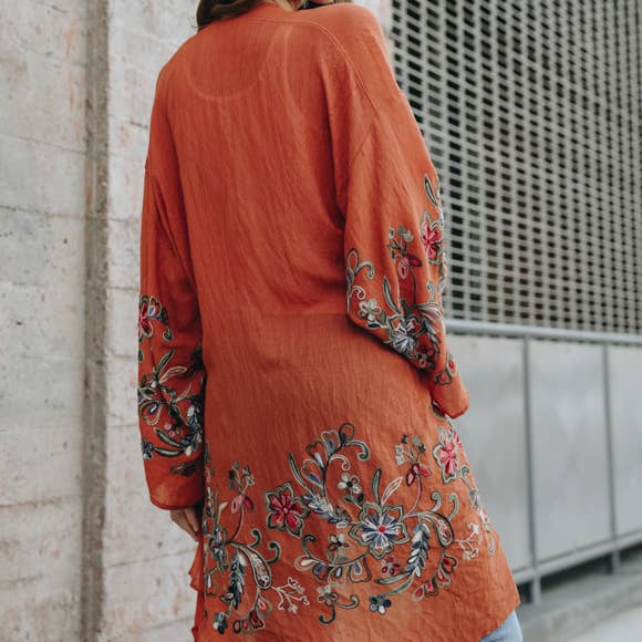 Schicker Blumenkimono in voller Länge — Vielseitiges Kleidungsstück im Lagenlook 🌼