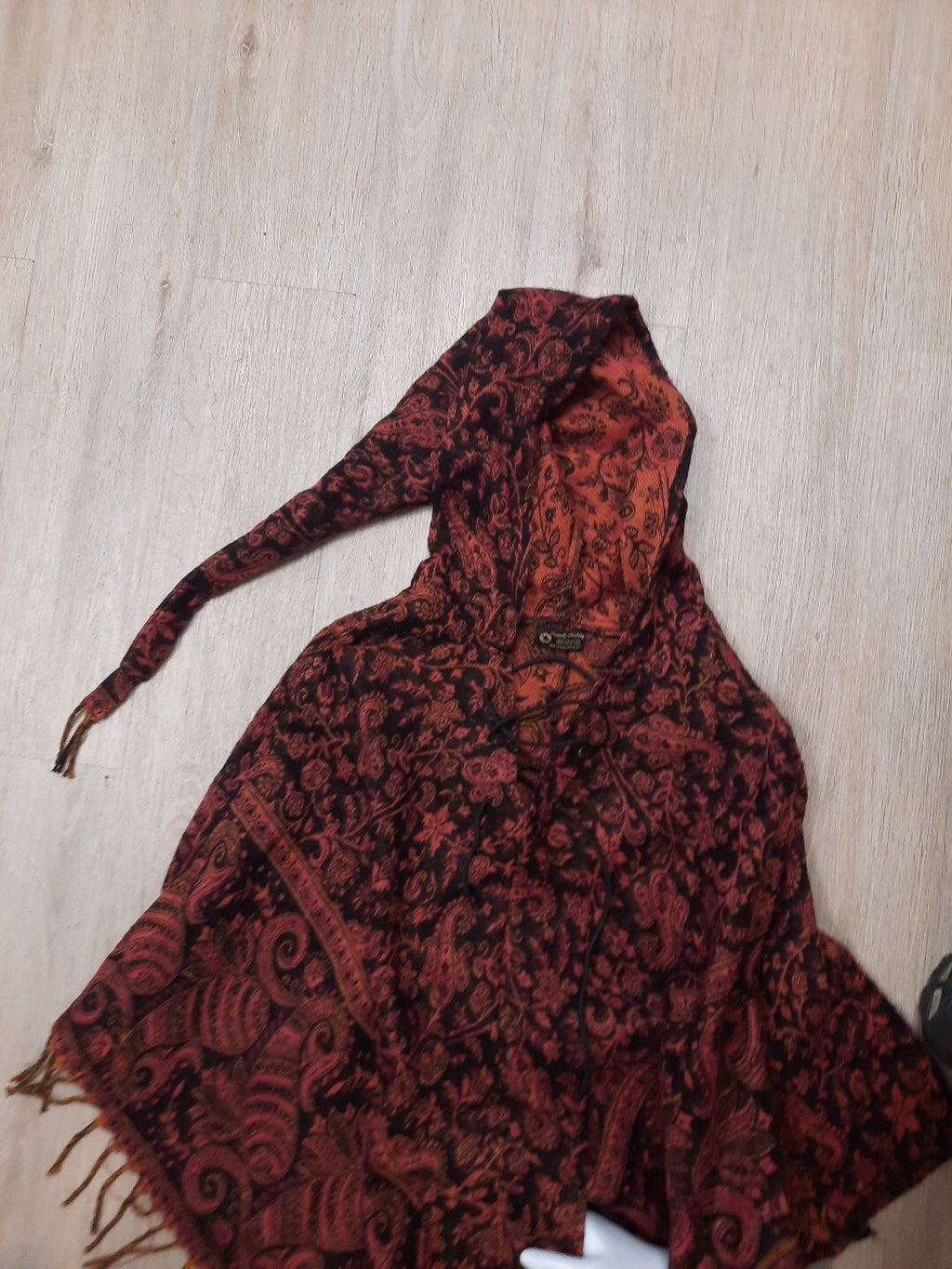 Poncho von Tweedy Clothing Recycling Plastikflaschen Handmade Zipfelmütze 10