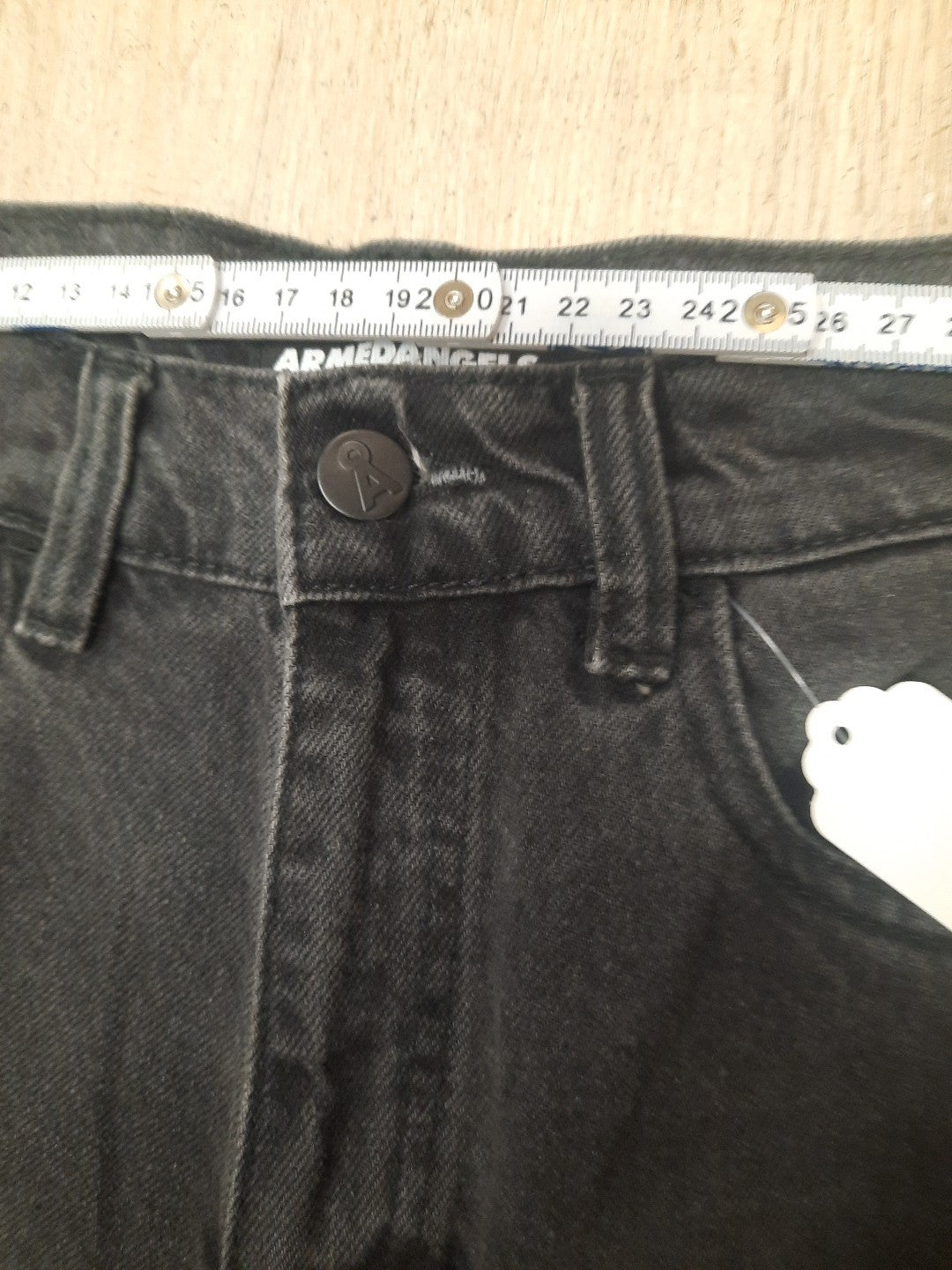 Armedangels DENIM SHORT  aus recycelter Baumwolle Bermuda high waist detoxdenim15