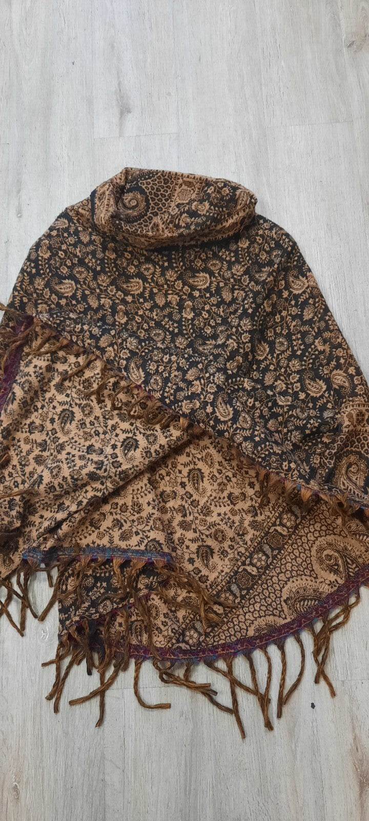 Poncho von Tweedy Clothing Recycling Plastikflaschen Handmade Vegan8