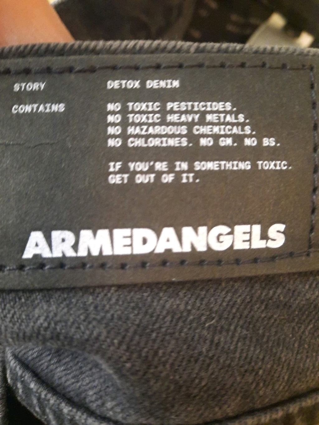 Armedangels DENIM SHORT  aus recycelter Baumwolle Bermuda high waist detoxdenim3