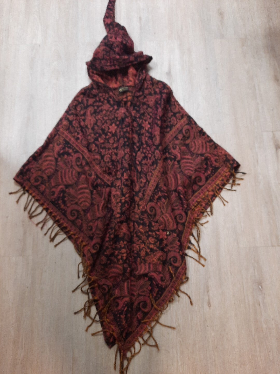 Poncho von Tweedy Clothing Recycling Plastikflaschen Handmade Zipfelmütze 5