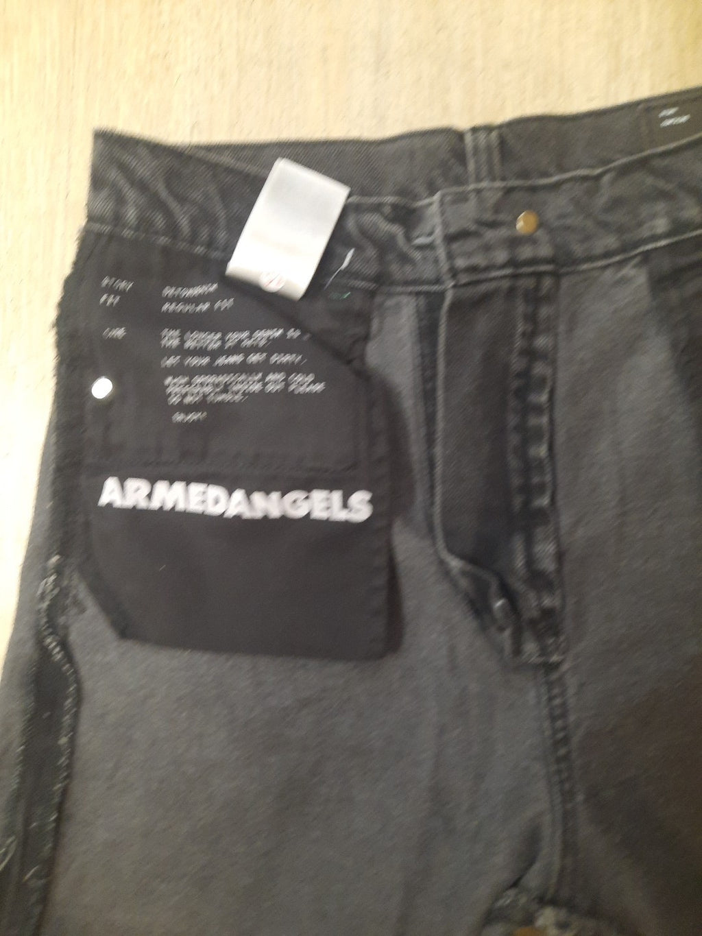 Armedangels DENIM SHORT  aus recycelter Baumwolle Bermuda high waist detoxdenim21
