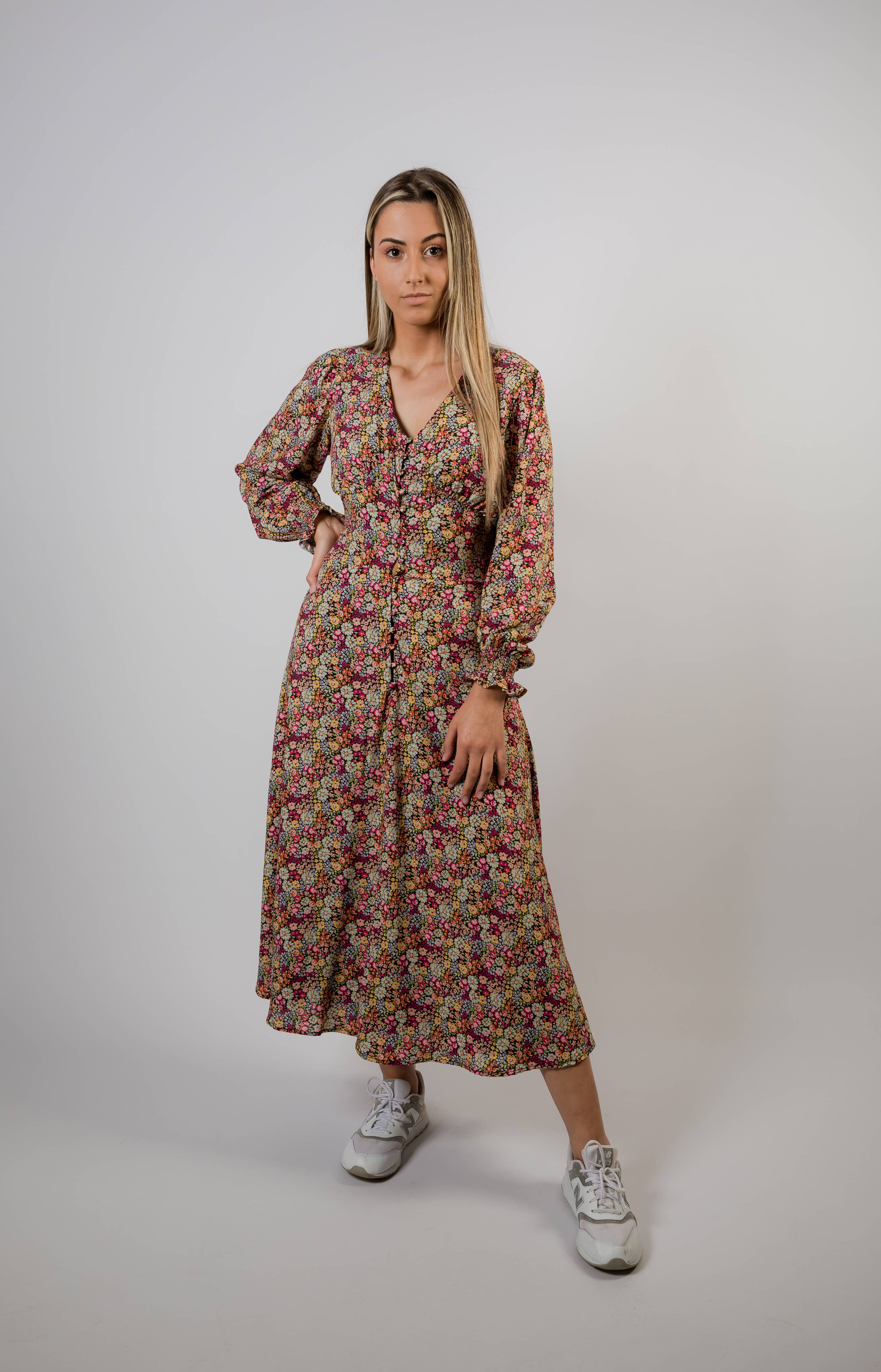 Faltenkleid mit Blumenmuster verspielt