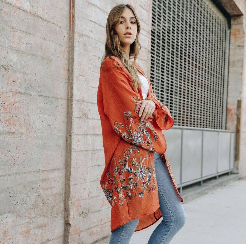 Schicker Blumenkimono in voller Länge — Vielseitiges Kleidungsstück im Lagenlook 🌼
