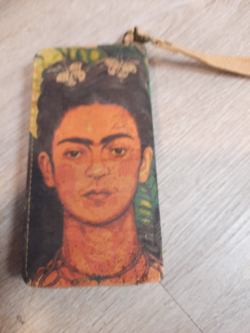 Meninas Bonitas Cork Frida Geldbörse mit Reißverschluss aus Kork