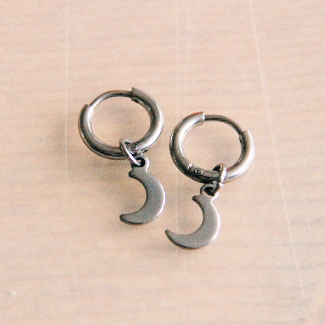 Stahl Creolen mit Mini Moon - Silber